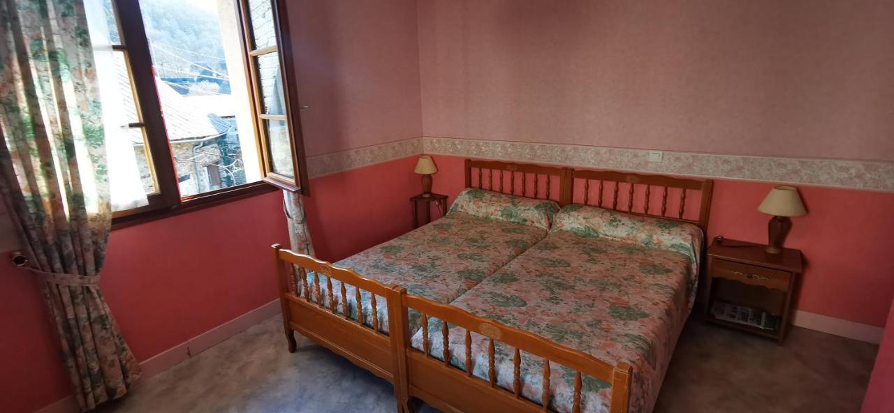 Bed and Breakfast Le Fidele Saint-Chamant Exterior foto